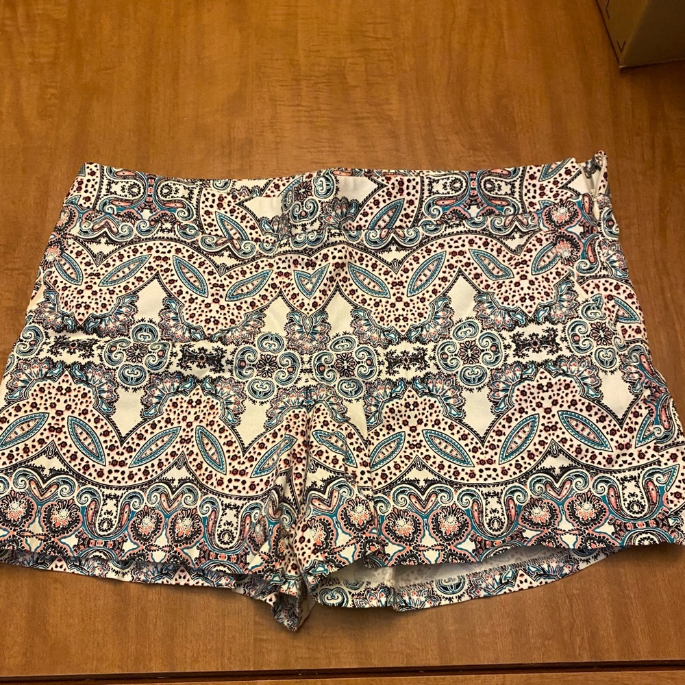 Express Shorts Size 12 side zipper